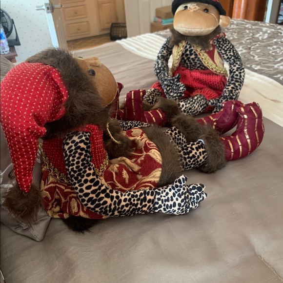 Two Adorable Monkeys His&Hers - Picture 3 of 7
